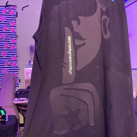 Black on black tank top - Picture 2 of 3